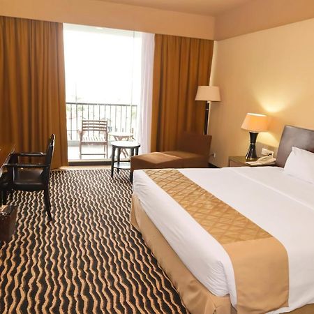 Bela International Hotel & Conventionternate Esterno foto
