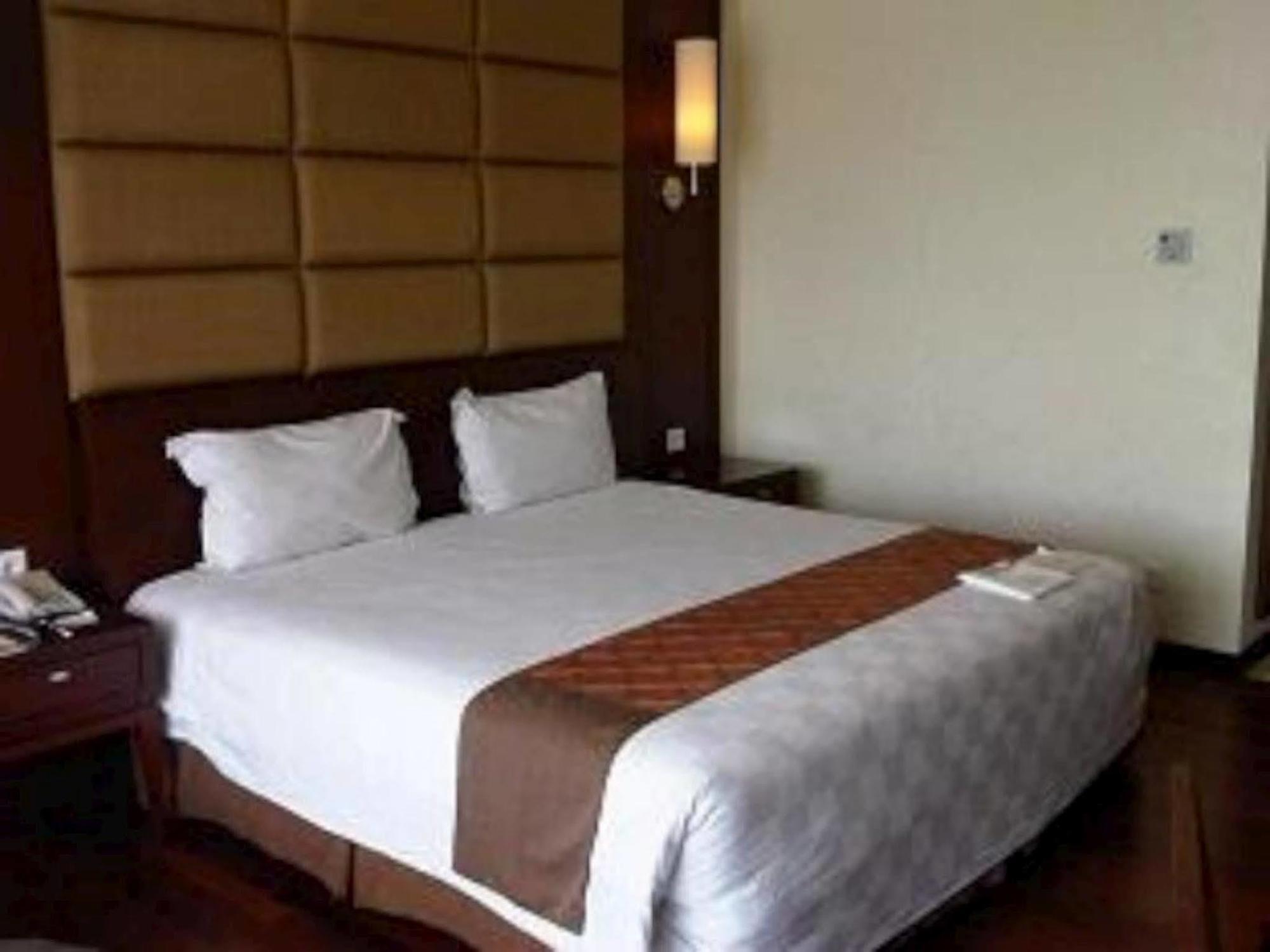 Bela International Hotel & Conventionternate Esterno foto