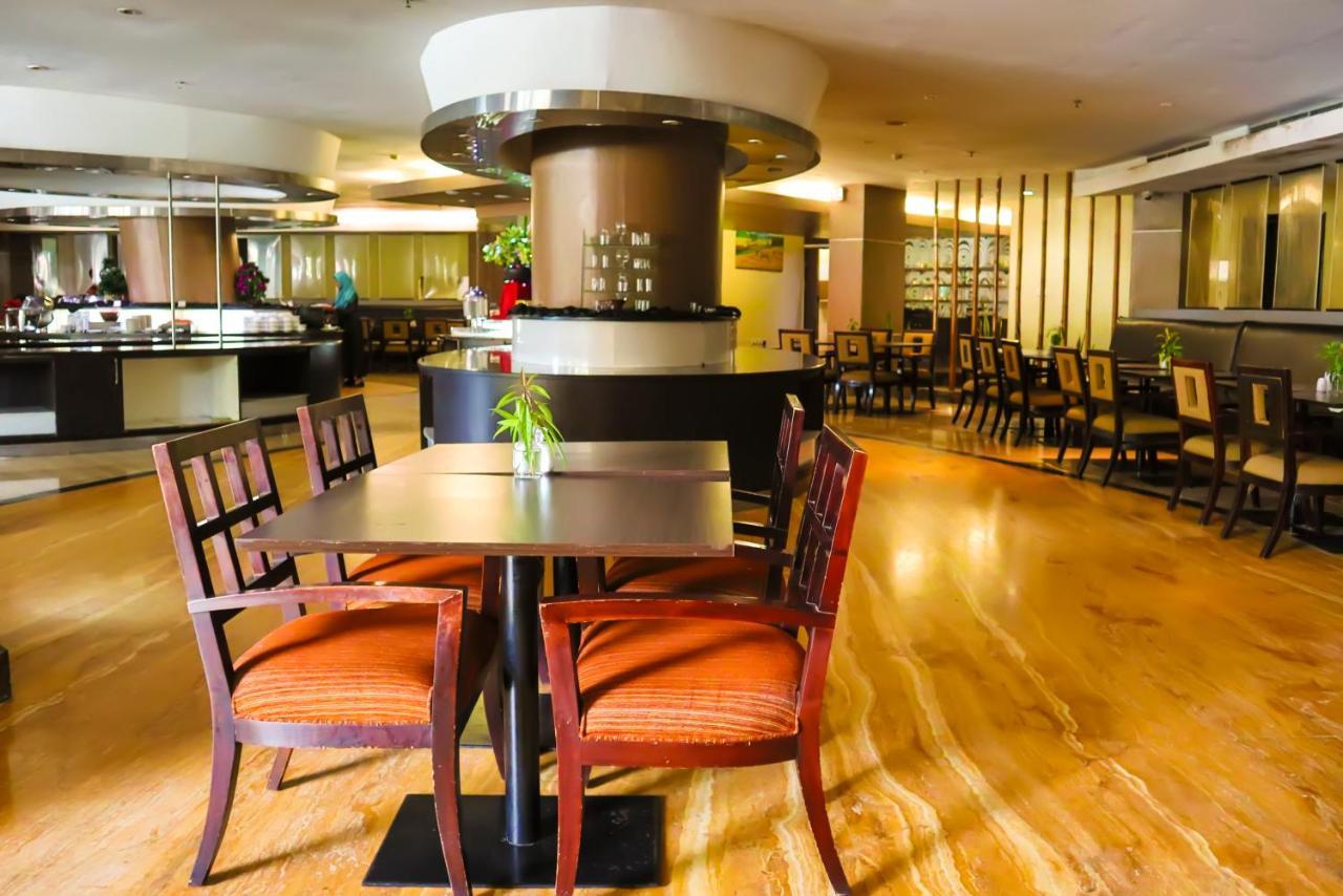 Bela International Hotel & Conventionternate Esterno foto