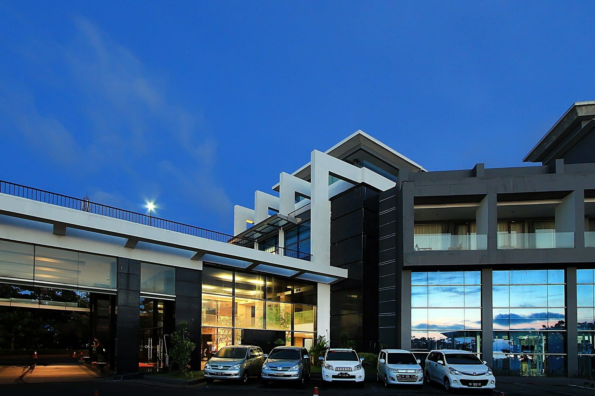 Bela International Hotel & Conventionternate Esterno foto