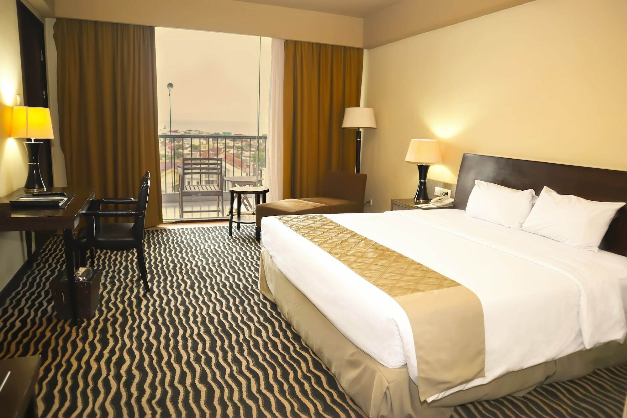 Bela International Hotel & Conventionternate Esterno foto