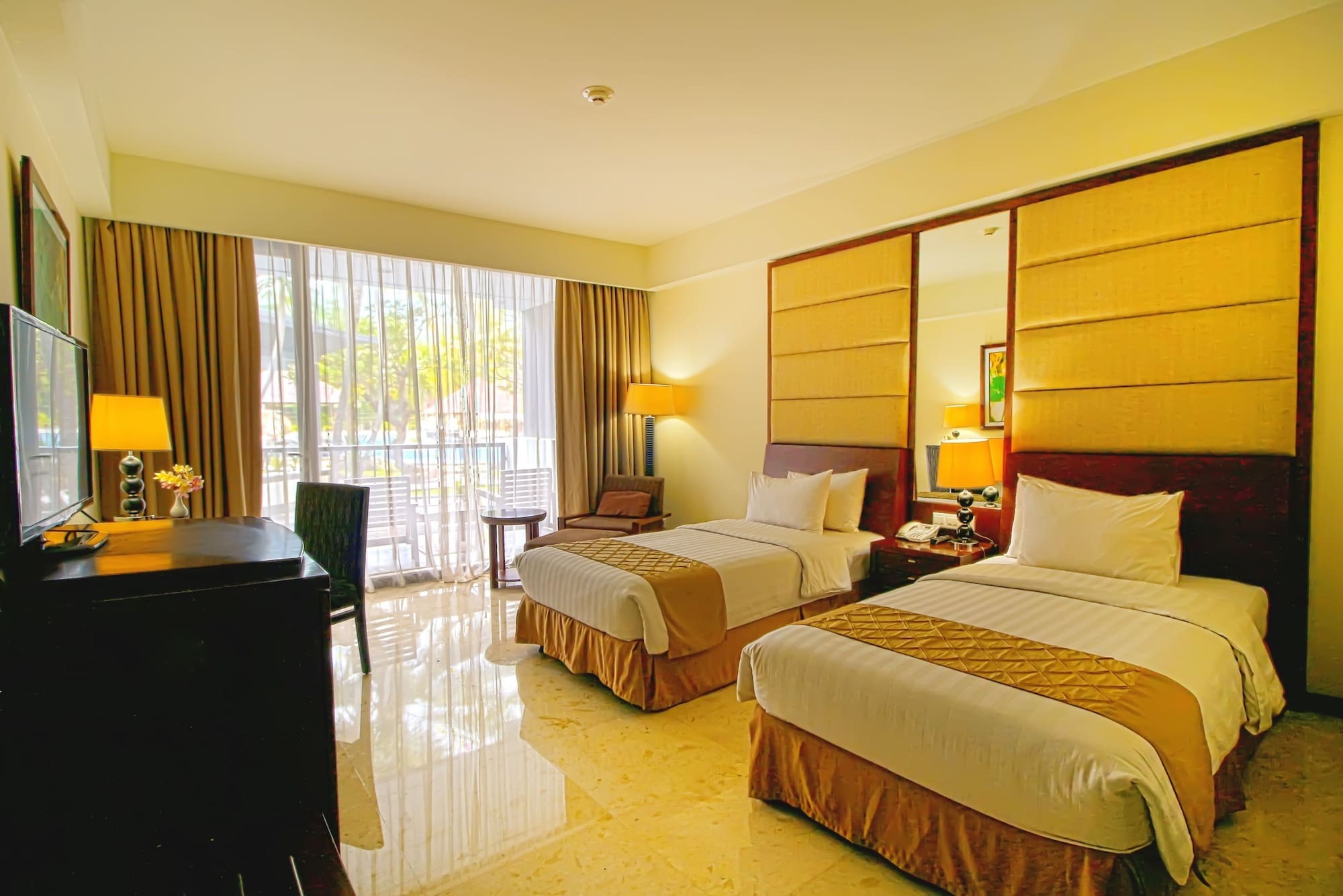 Bela International Hotel & Conventionternate Esterno foto