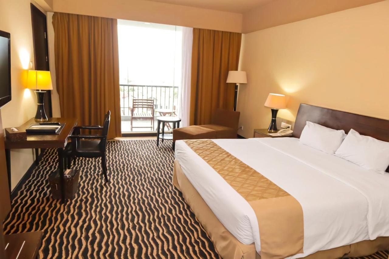 Bela International Hotel & Conventionternate Esterno foto